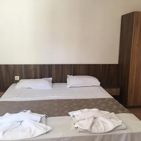 Cube * Pomorie